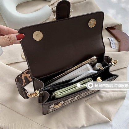 Hot Unique Bag Design Retro Woolen Square Bag & Elegant Shoulder Bag Messenger Bag Width 20.5Cm Height 15Cm Thickness 8Cm